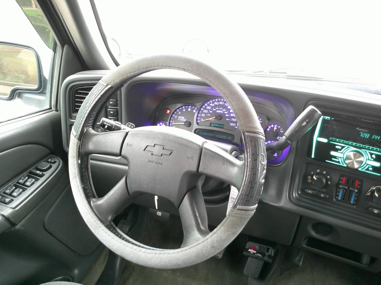 Chevrolet Silverado 2500HD LT Crew Cab 4WD 2005