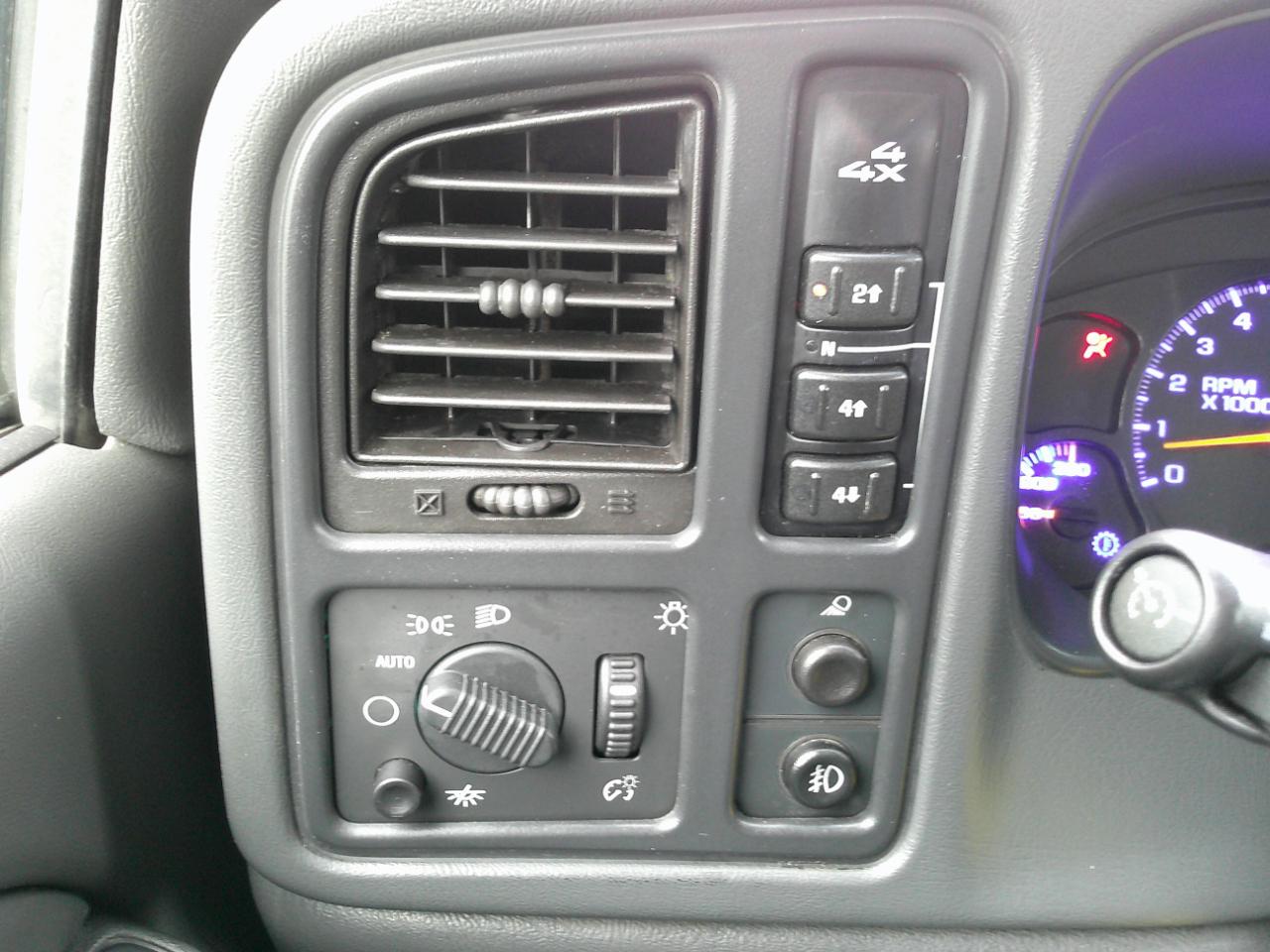 Chevrolet Silverado 2500HD LT Crew Cab 4WD 2005