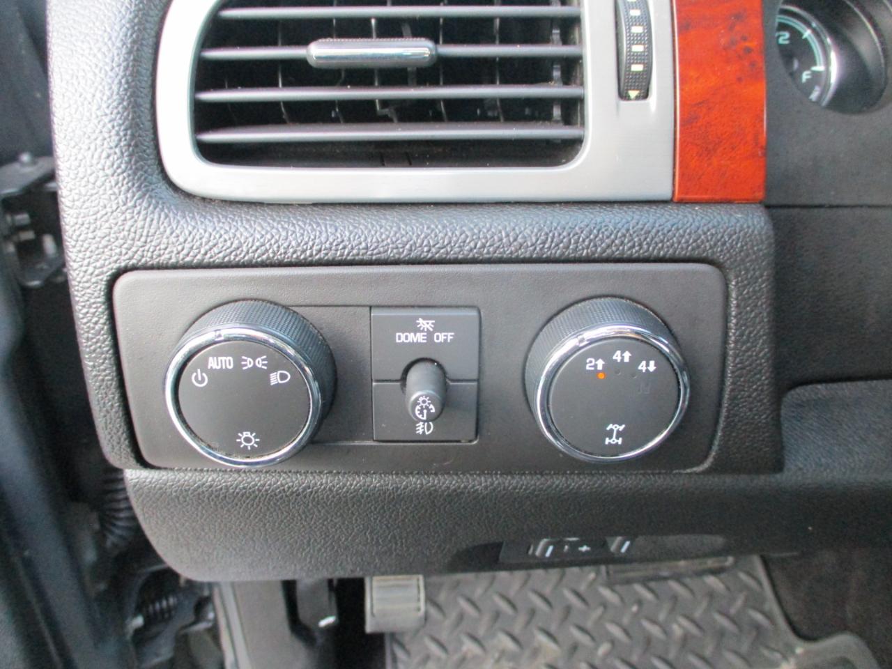 GMC Sierra 2500HD SLT Crew Cab 4WD 2011