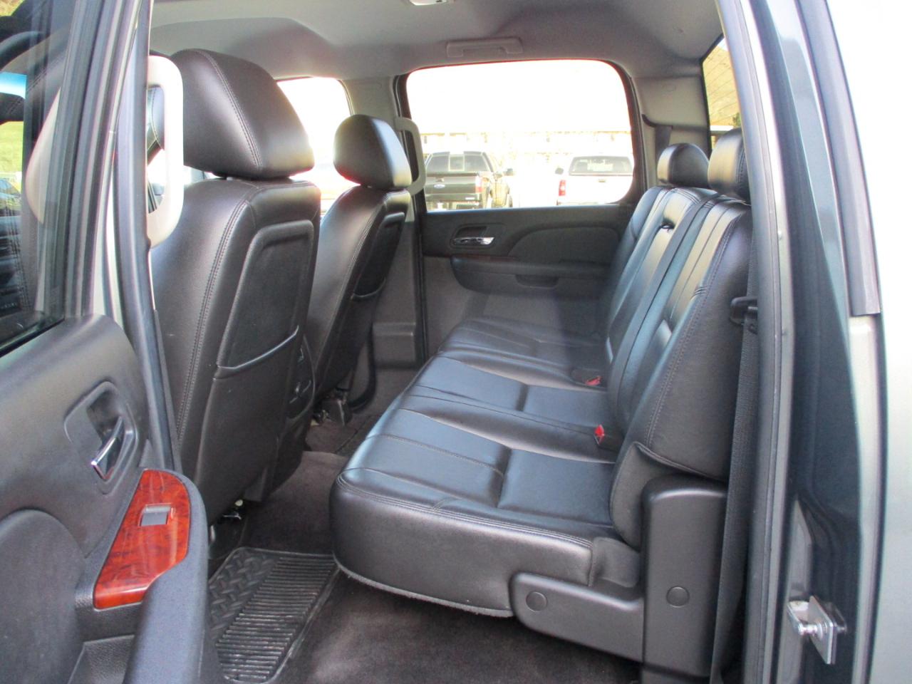 GMC Sierra 2500HD SLT Crew Cab 4WD 2011