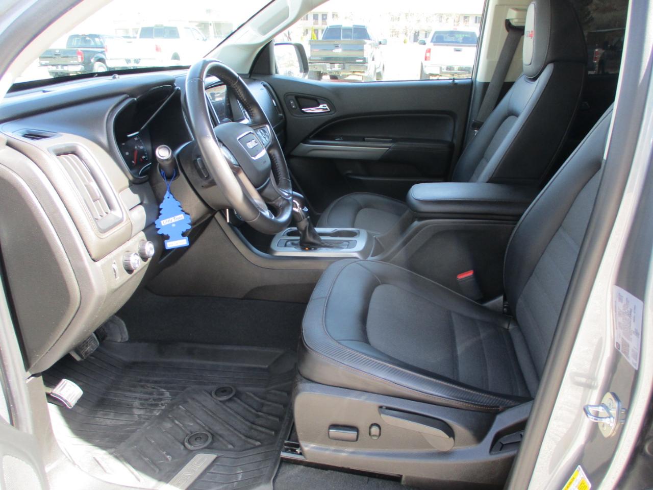 GMC Canyon AT4 Crew Cab w/Cloth 4WD 2022