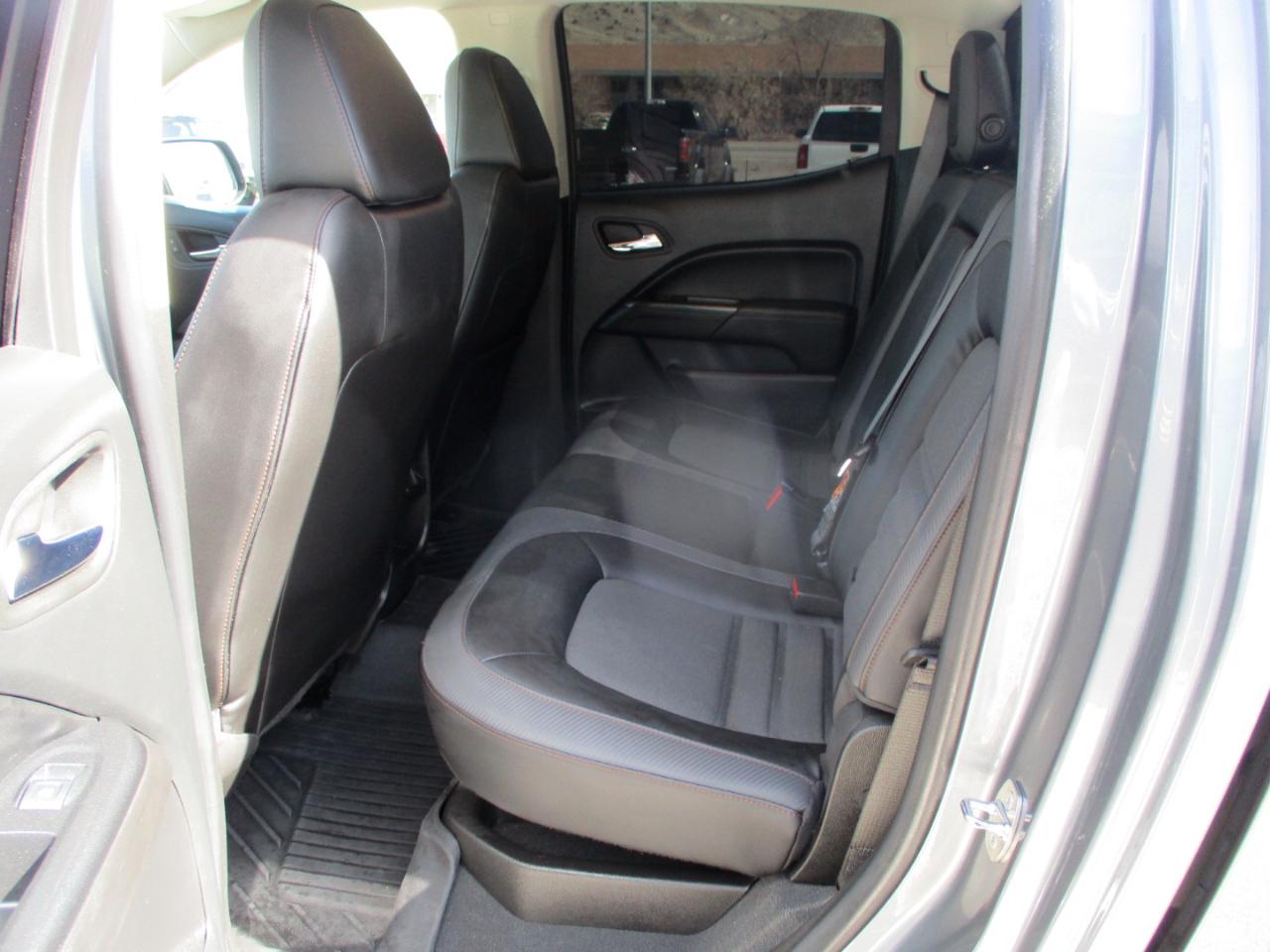 GMC Canyon AT4 Crew Cab w/Cloth 4WD 2022