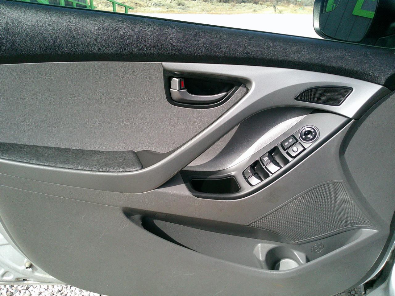 Hyundai Elantra SE 2014