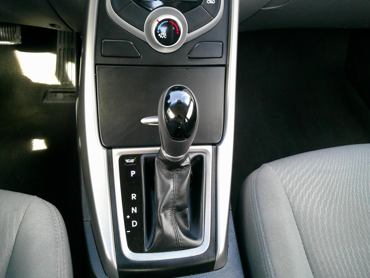 Hyundai Elantra SE 2014