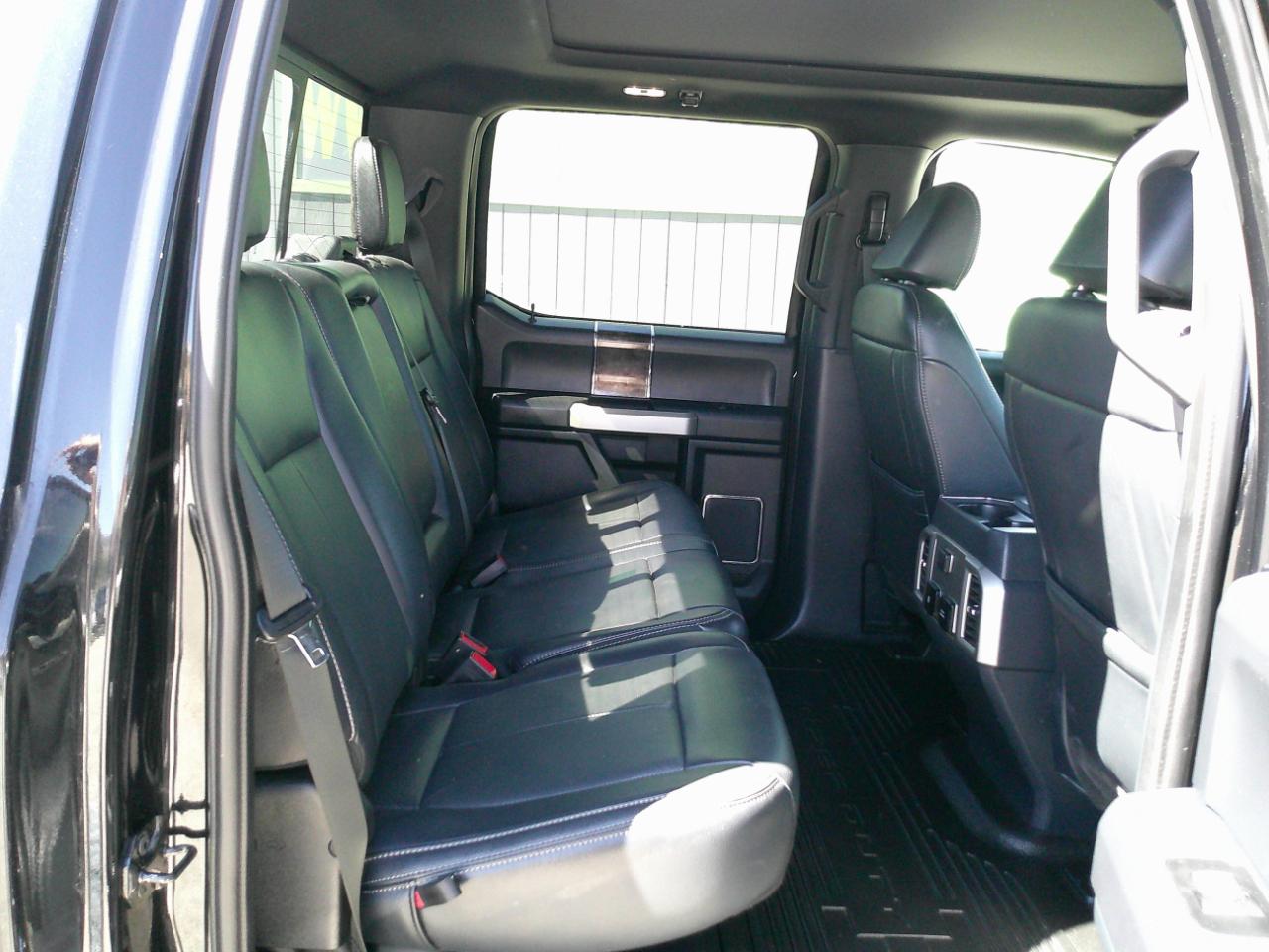 Ford F-350 SD Lariat Crew Cab Long Bed DRW 4WD 2022