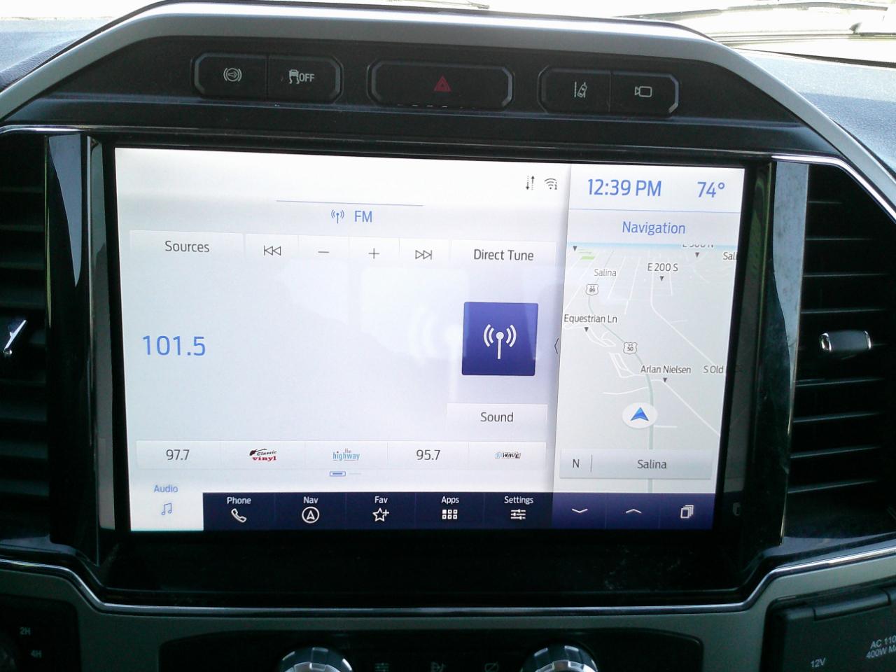 Ford F-350 SD Lariat Crew Cab Long Bed DRW 4WD 2022