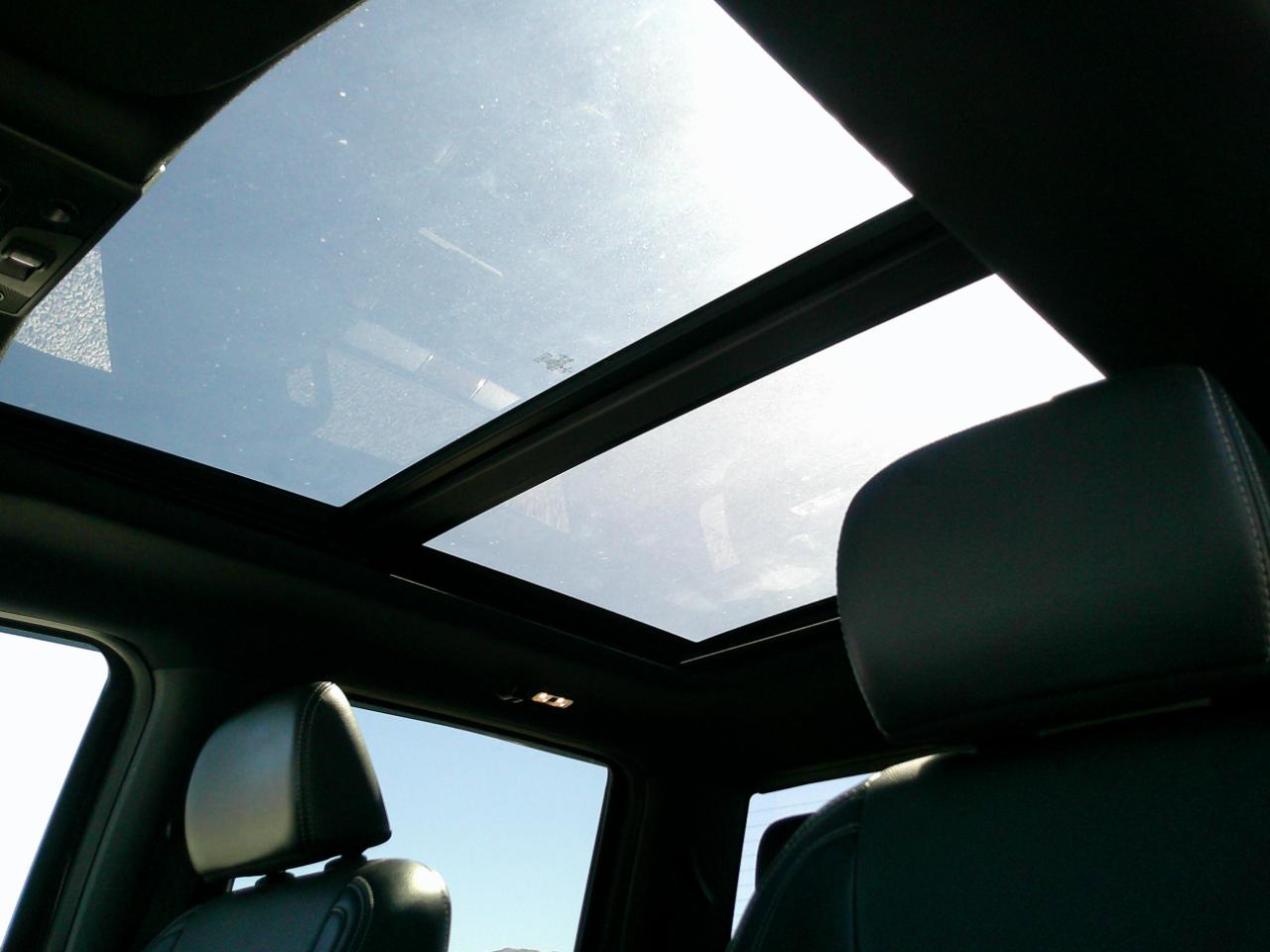 Ford F-350 SD Lariat Crew Cab Long Bed DRW 4WD 2022