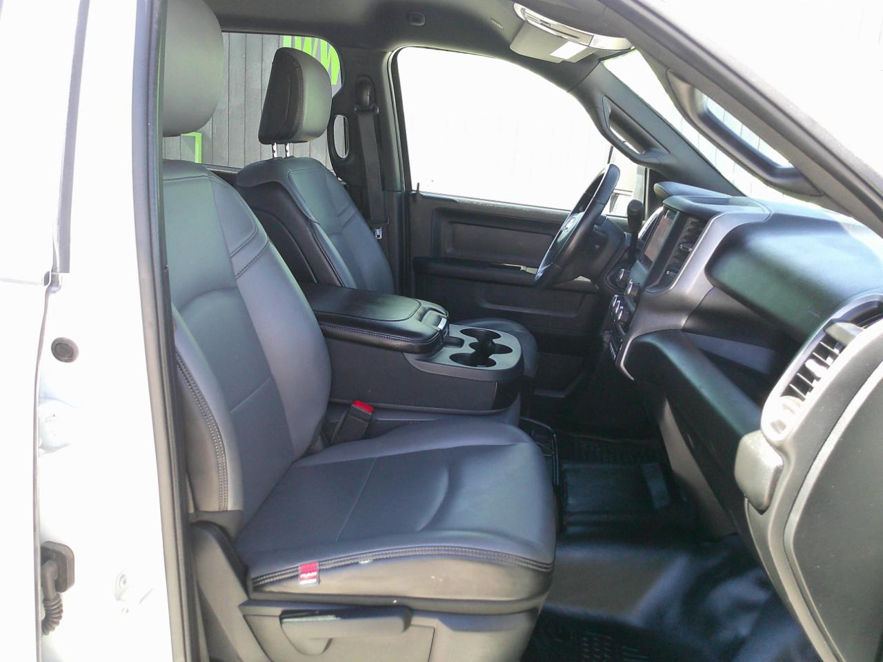 RAM 3500 Tradesman Crew Cab 4WD 2024