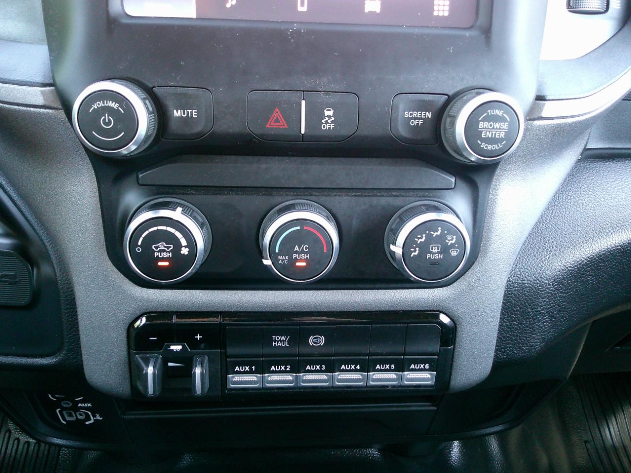 RAM 3500 Tradesman Crew Cab 4WD 2024