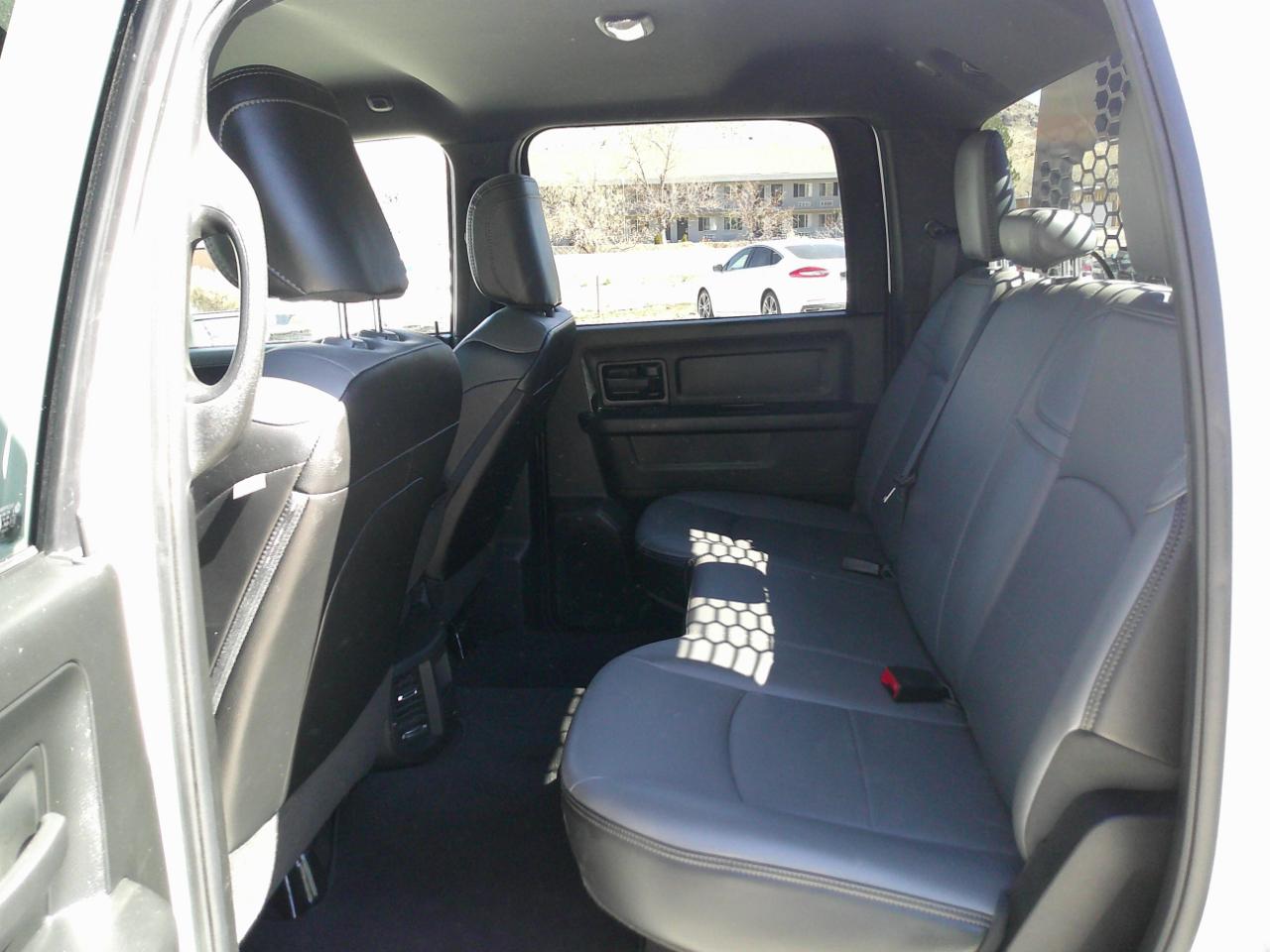 RAM 3500 Tradesman Crew Cab 4WD DRW 2024