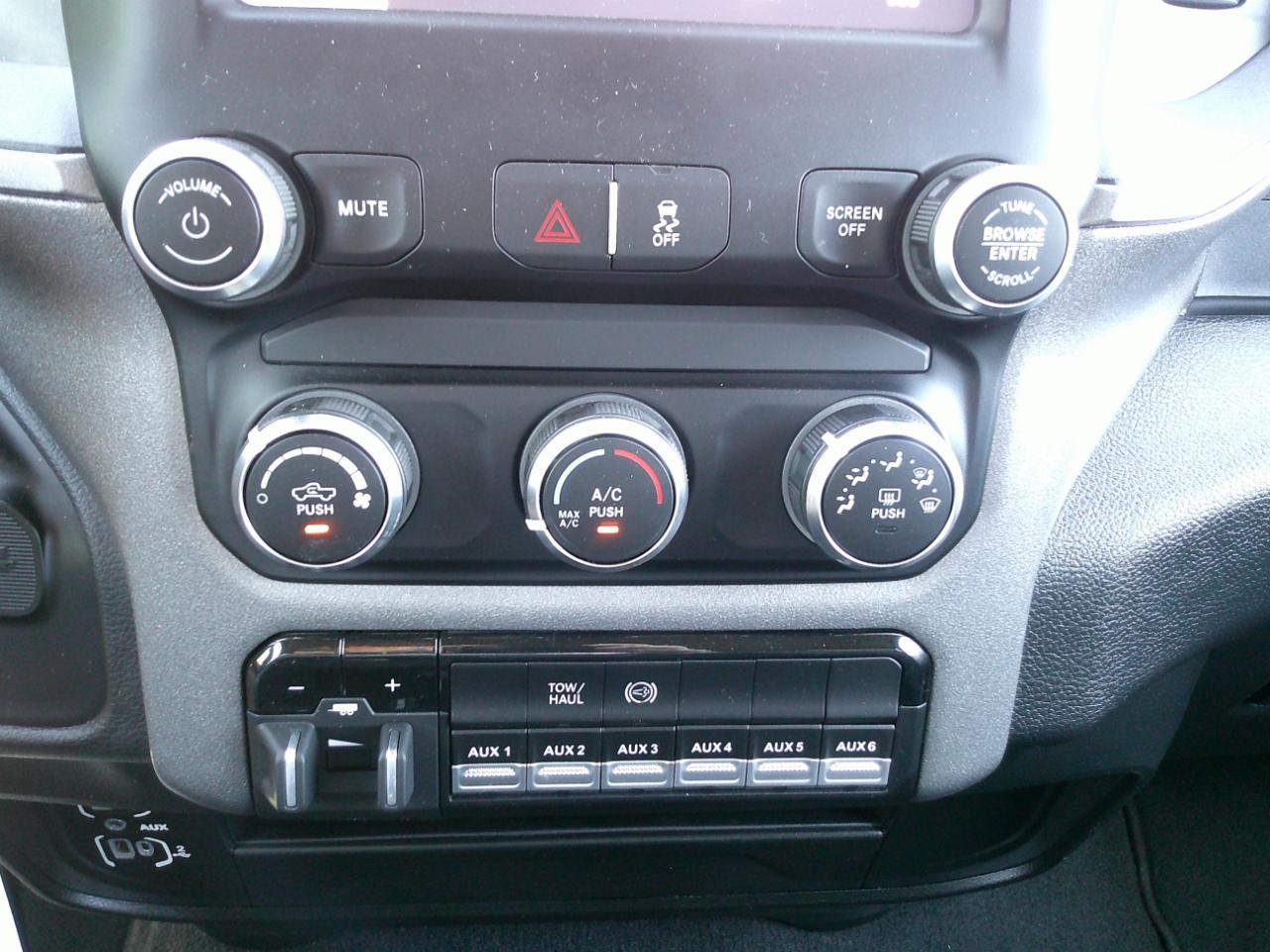 RAM 3500 Tradesman Crew Cab 4WD DRW 2024