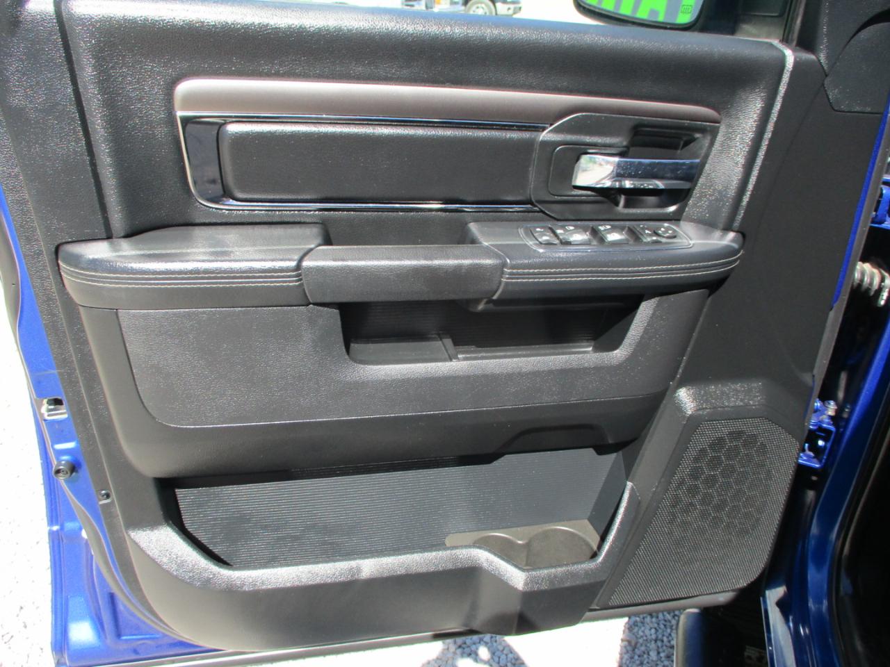 RAM 1500 Sport Crew Cab SWB 4WD 2017