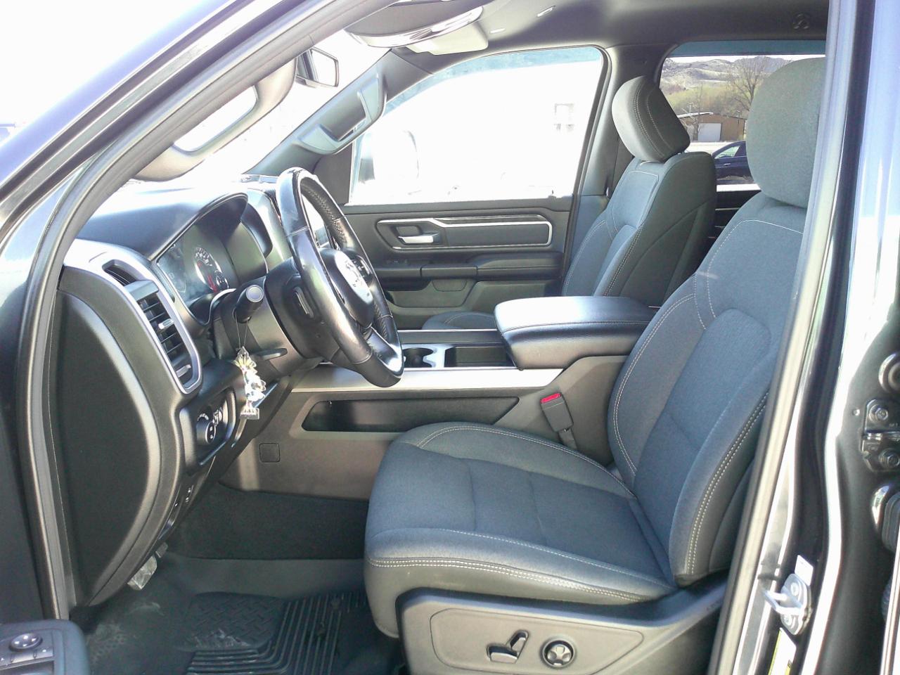 RAM 1500 Big Horn Crew Cab SWB 4WD 2019