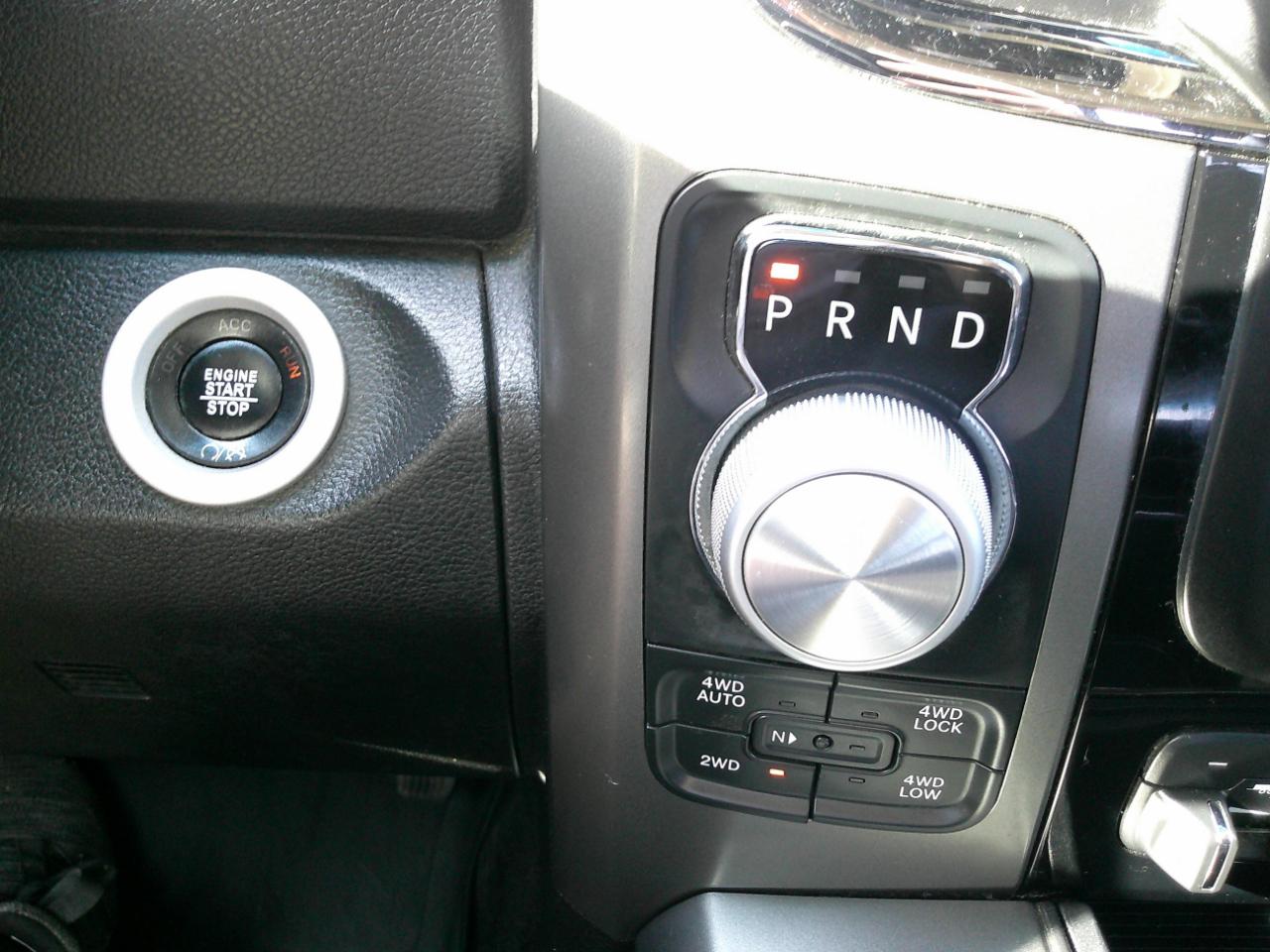 RAM 1500 Sport Crew Cab SWB 4WD 2017