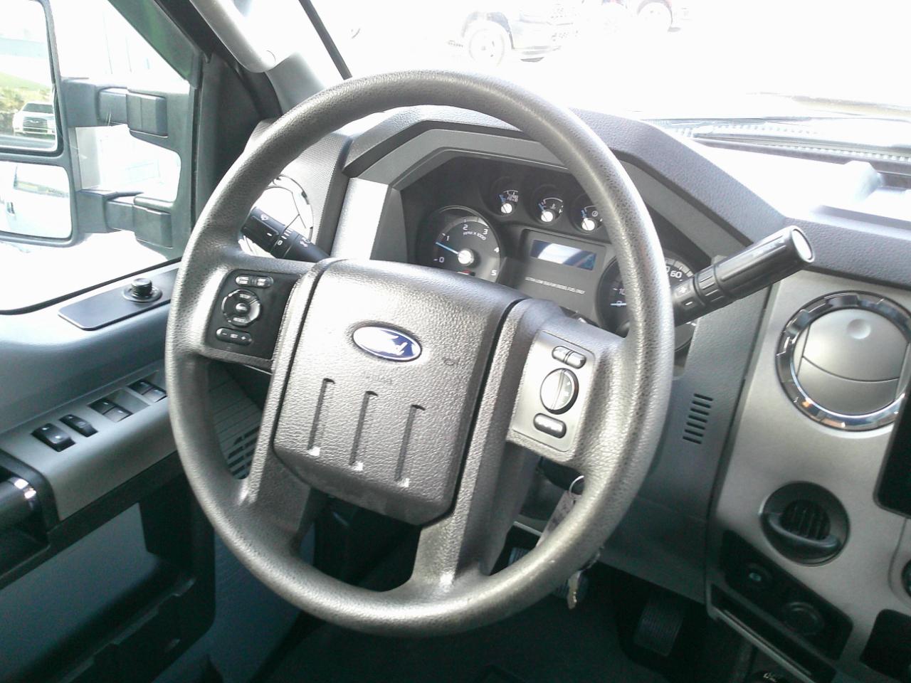 Ford F-250 SD XLT Crew Cab 4WD 2016