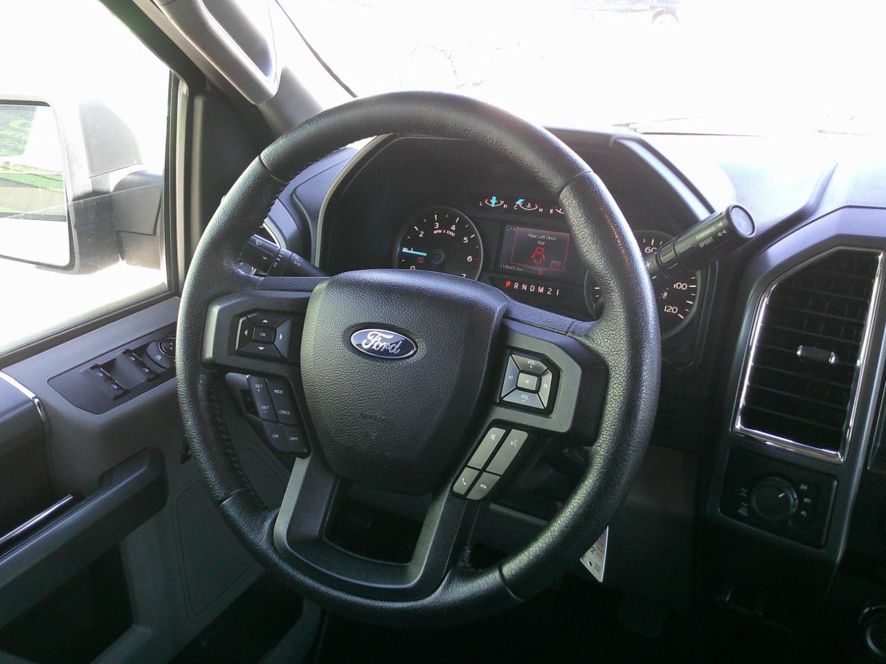 Ford F-150 XLT SuperCrew 5.5-ft. Bed 4WD 2015