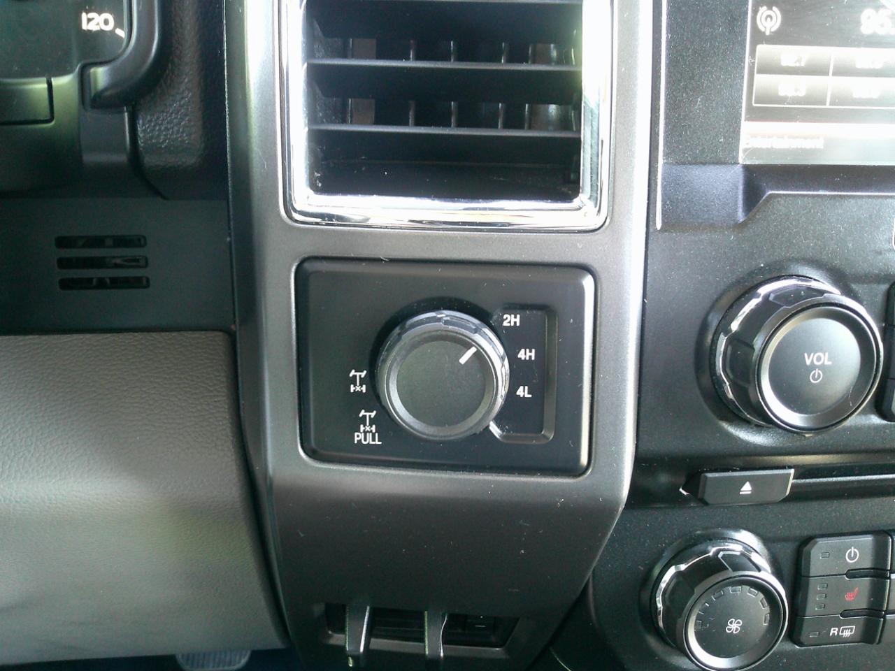 Ford F-150 XLT SuperCrew 5.5-ft. Bed 4WD 2015