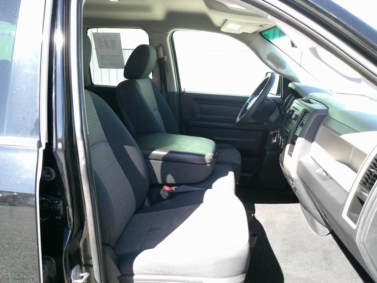 RAM 1500 ST Quad Cab 4WD 2012