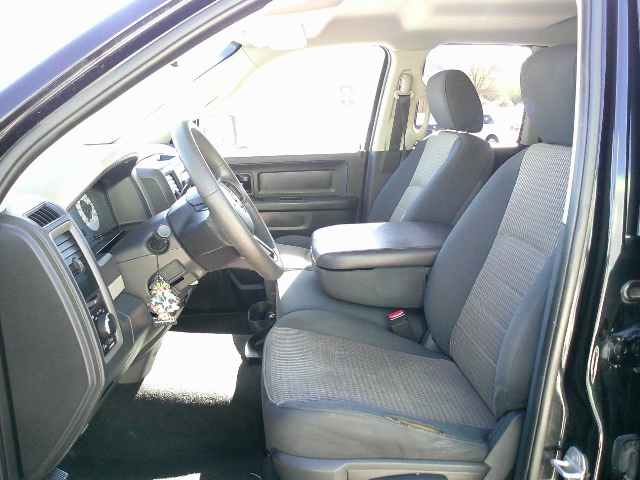 RAM 1500 ST Quad Cab 4WD 2012