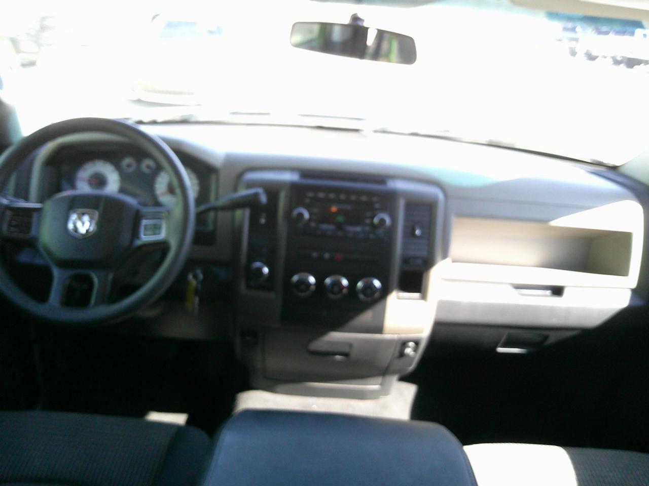 RAM 1500 ST Quad Cab 4WD 2012