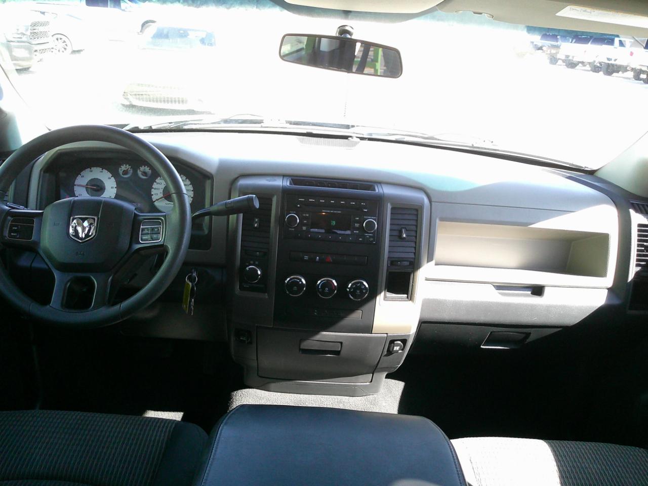 RAM 1500 ST Quad Cab 4WD 2012