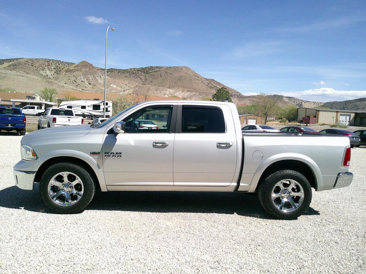 RAM 1500 Laramie Crew Cab SWB 4WD 2017