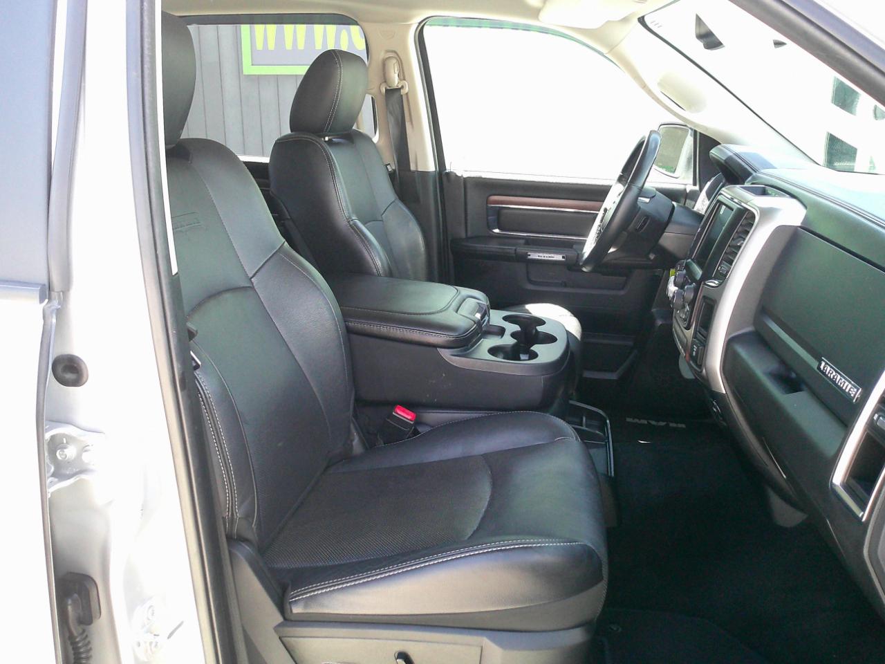 RAM 1500 Laramie Crew Cab SWB 4WD 2017