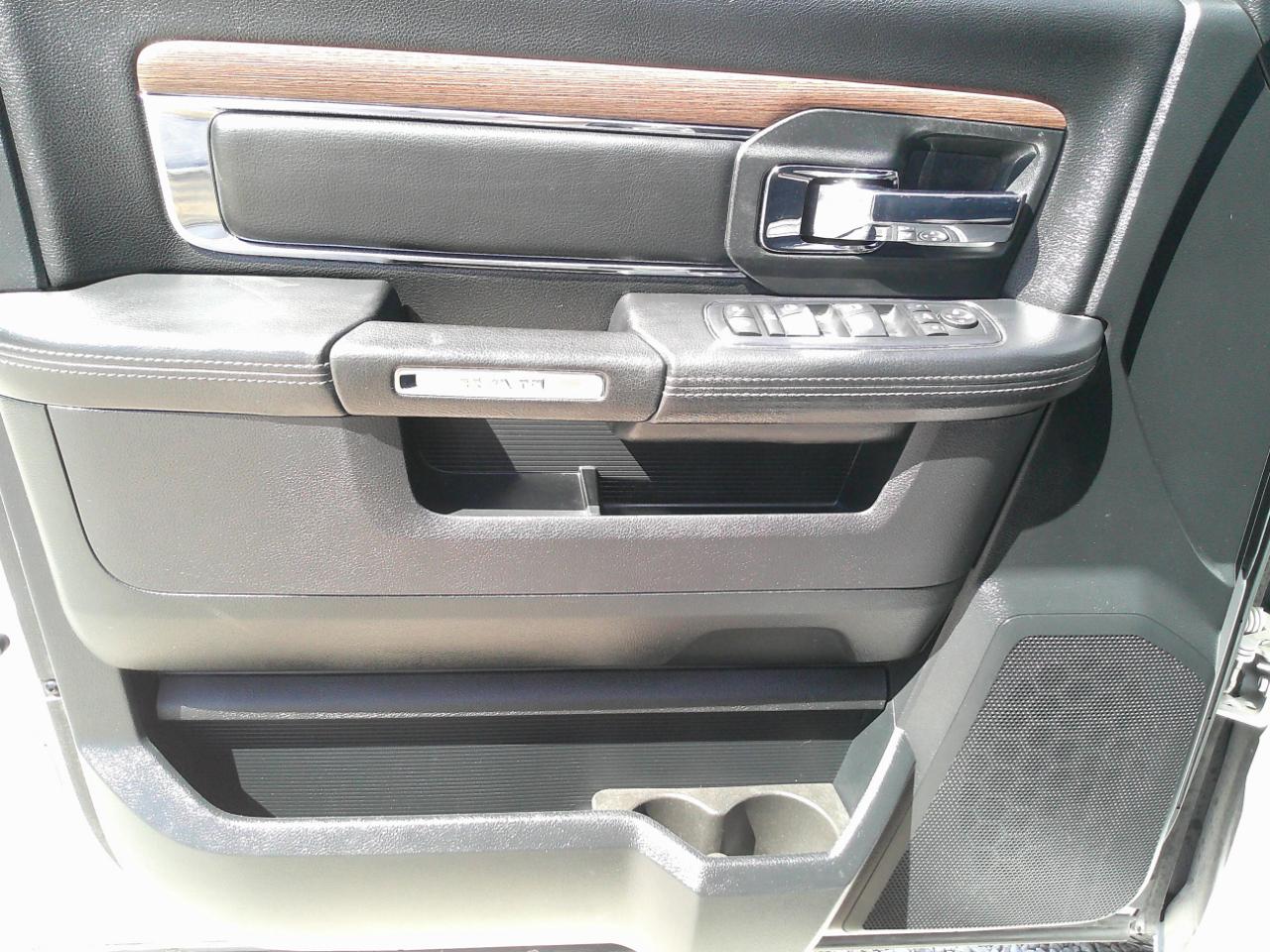 RAM 1500 Laramie Crew Cab SWB 4WD 2017