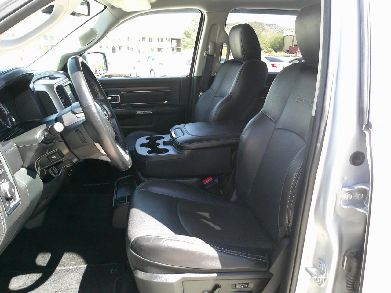 RAM 1500 Laramie Crew Cab SWB 4WD 2017