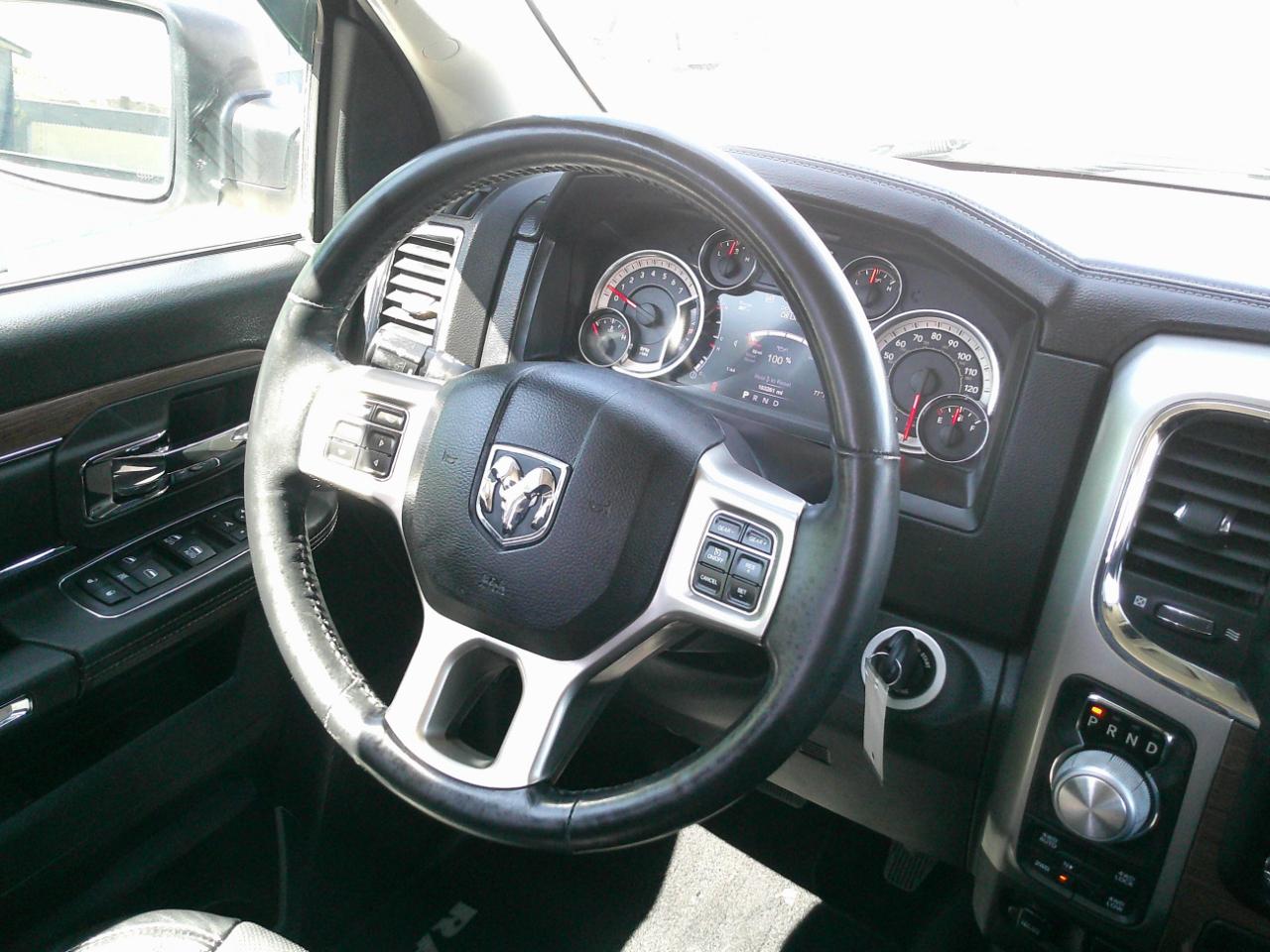 RAM 1500 Laramie Crew Cab SWB 4WD 2017