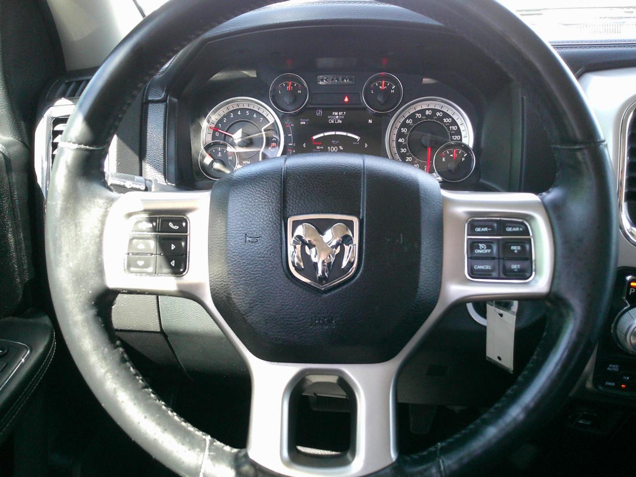 RAM 1500 Laramie Crew Cab SWB 4WD 2017