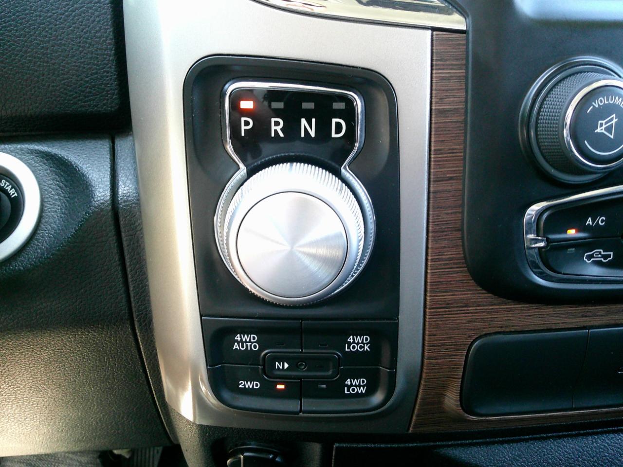 RAM 1500 Laramie Crew Cab SWB 4WD 2017