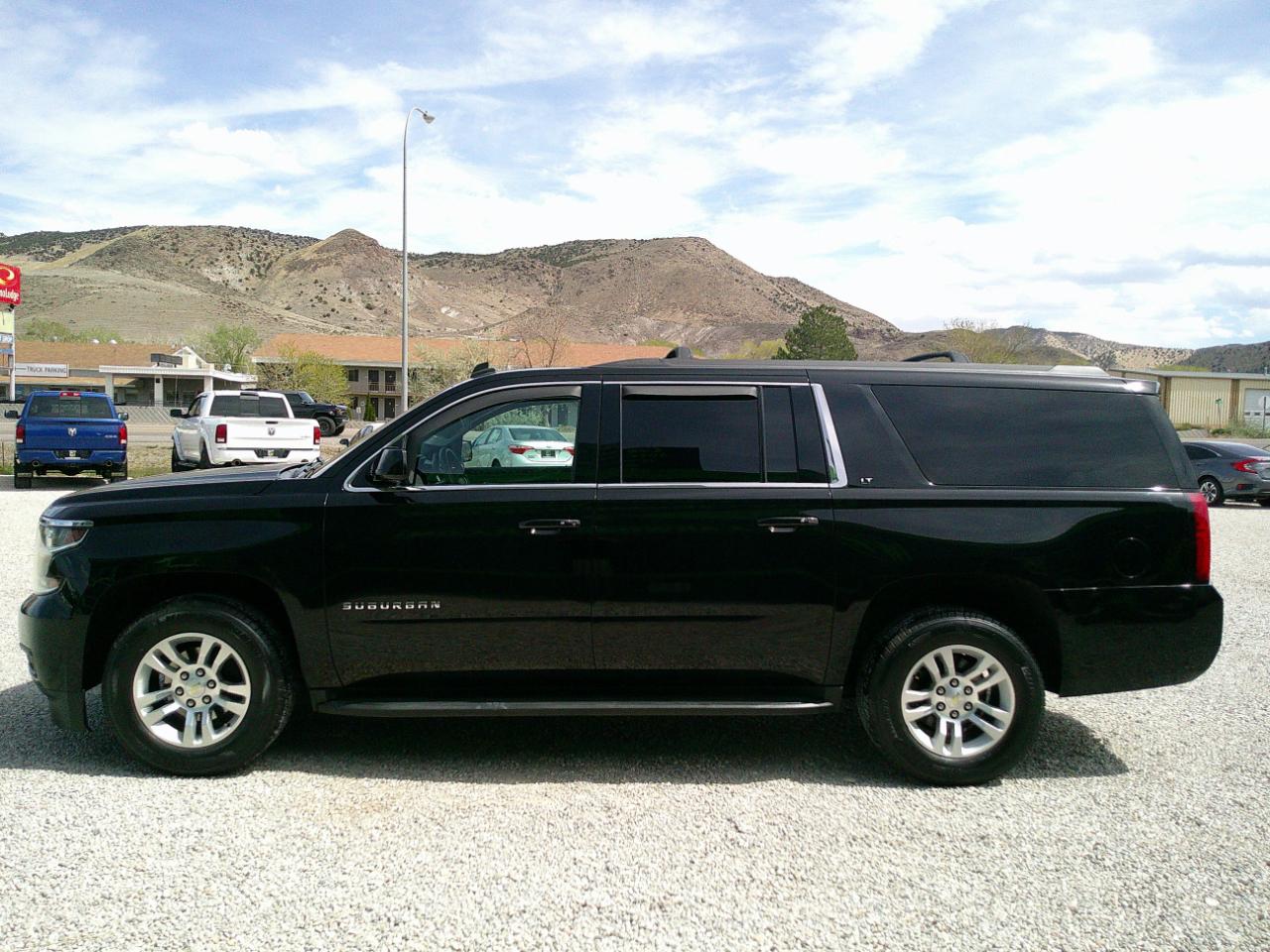 Chevrolet Suburban LT 1500 4WD 2015