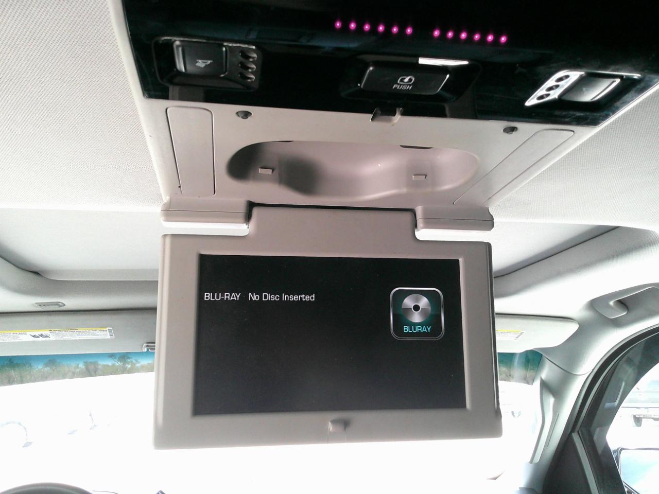 Chevrolet Suburban LT 1500 4WD 2015