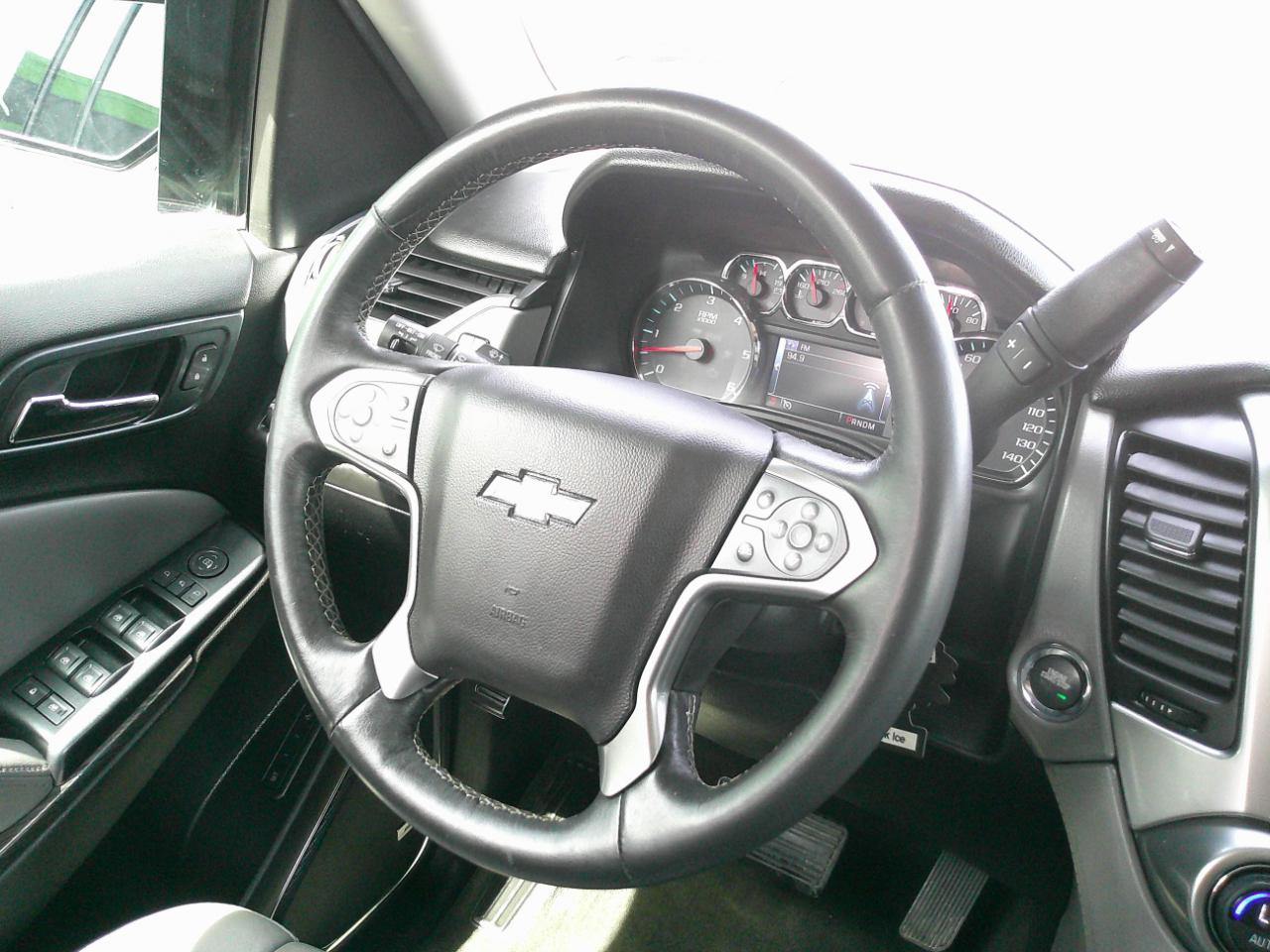 Chevrolet Suburban LT 1500 4WD 2015