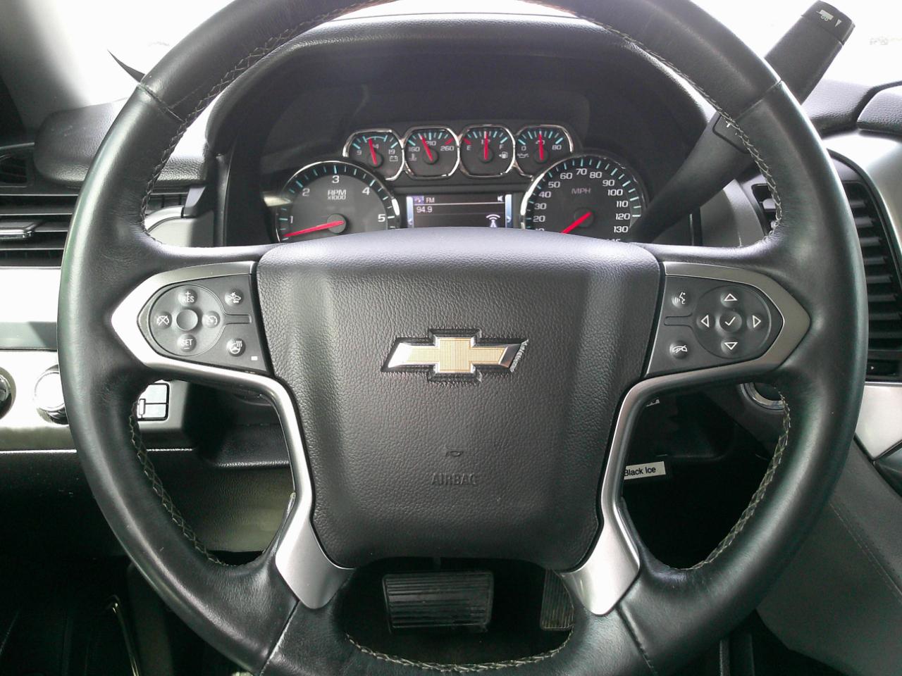 Chevrolet Suburban LT 1500 4WD 2015