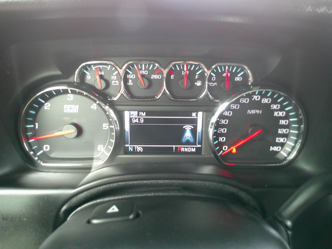 Chevrolet Suburban LT 1500 4WD 2015