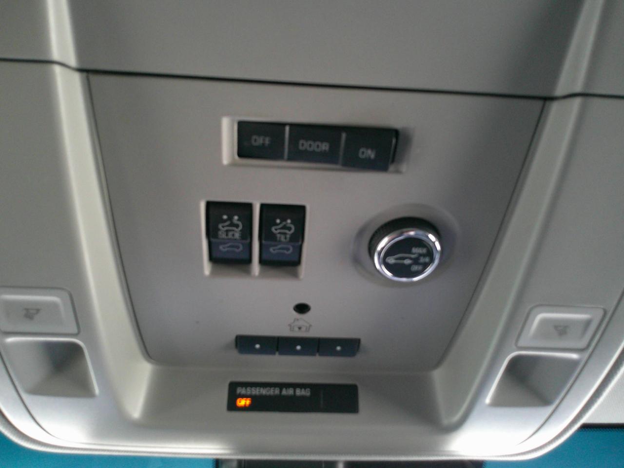 Chevrolet Suburban LT 1500 4WD 2015