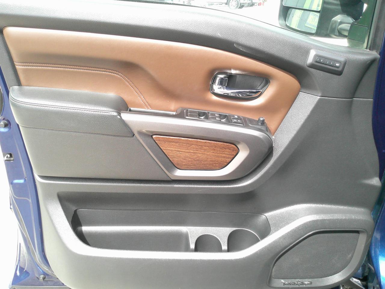 Nissan Titan XD Platinum Reserve Crew Cab 4WD 2018