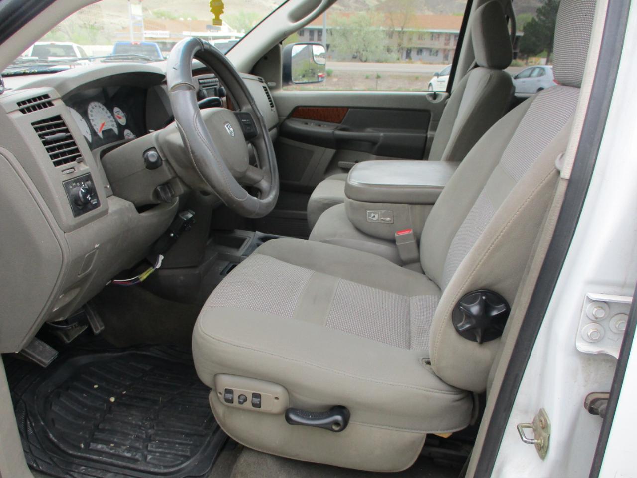 Dodge Ram 3500 SLT Mega Cab 4WD 2006