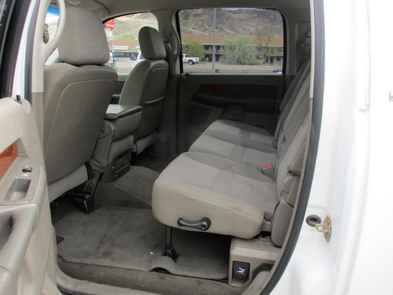 Dodge Ram 3500 SLT Mega Cab 4WD 2006