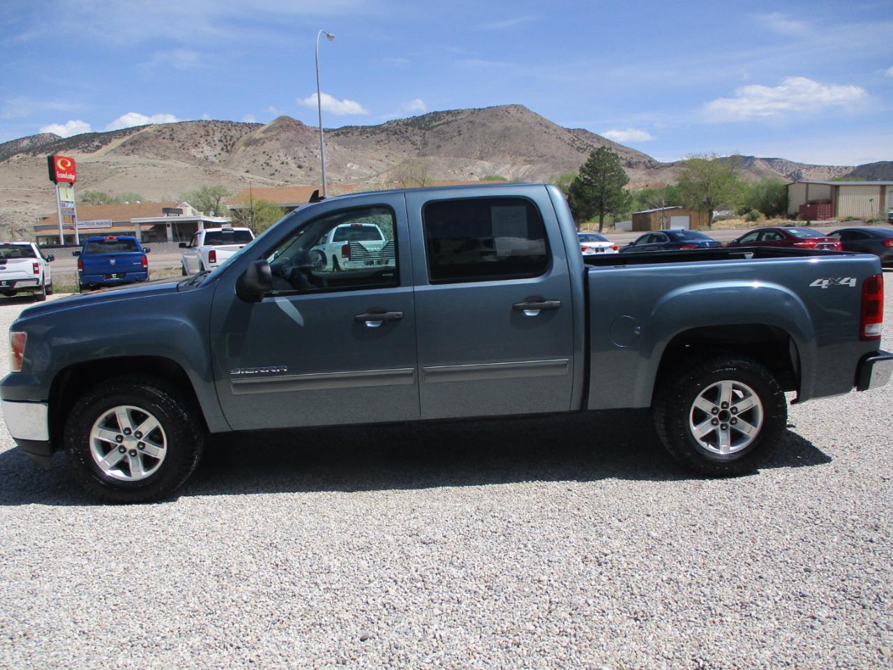 GMC Sierra 1500 SLE Crew Cab 4WD 2013