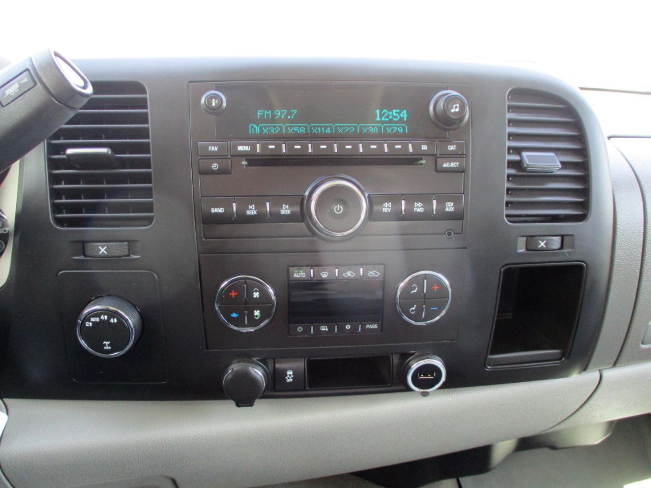 GMC Sierra 1500 SLE Crew Cab 4WD 2013