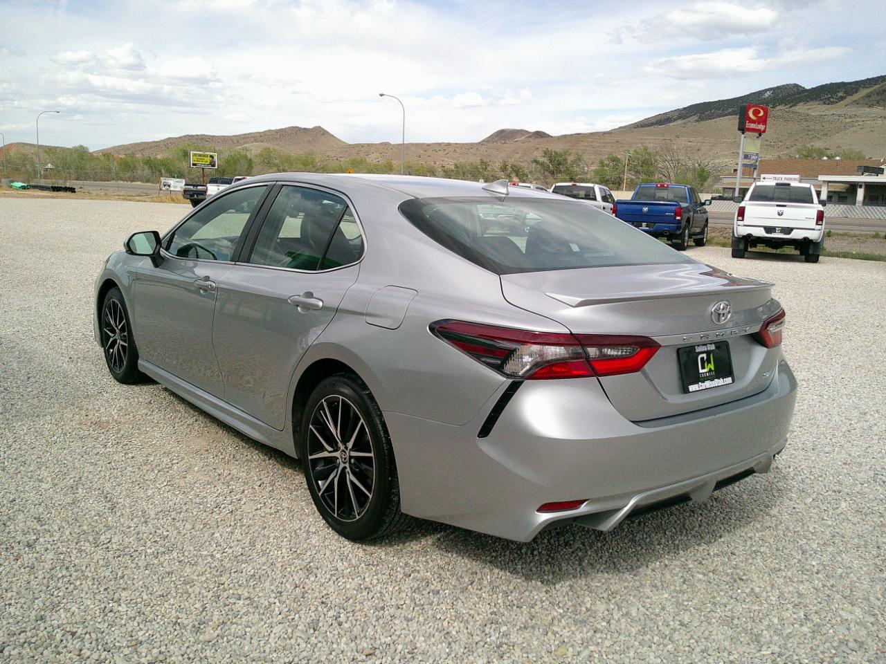 Toyota Camry SE 2022