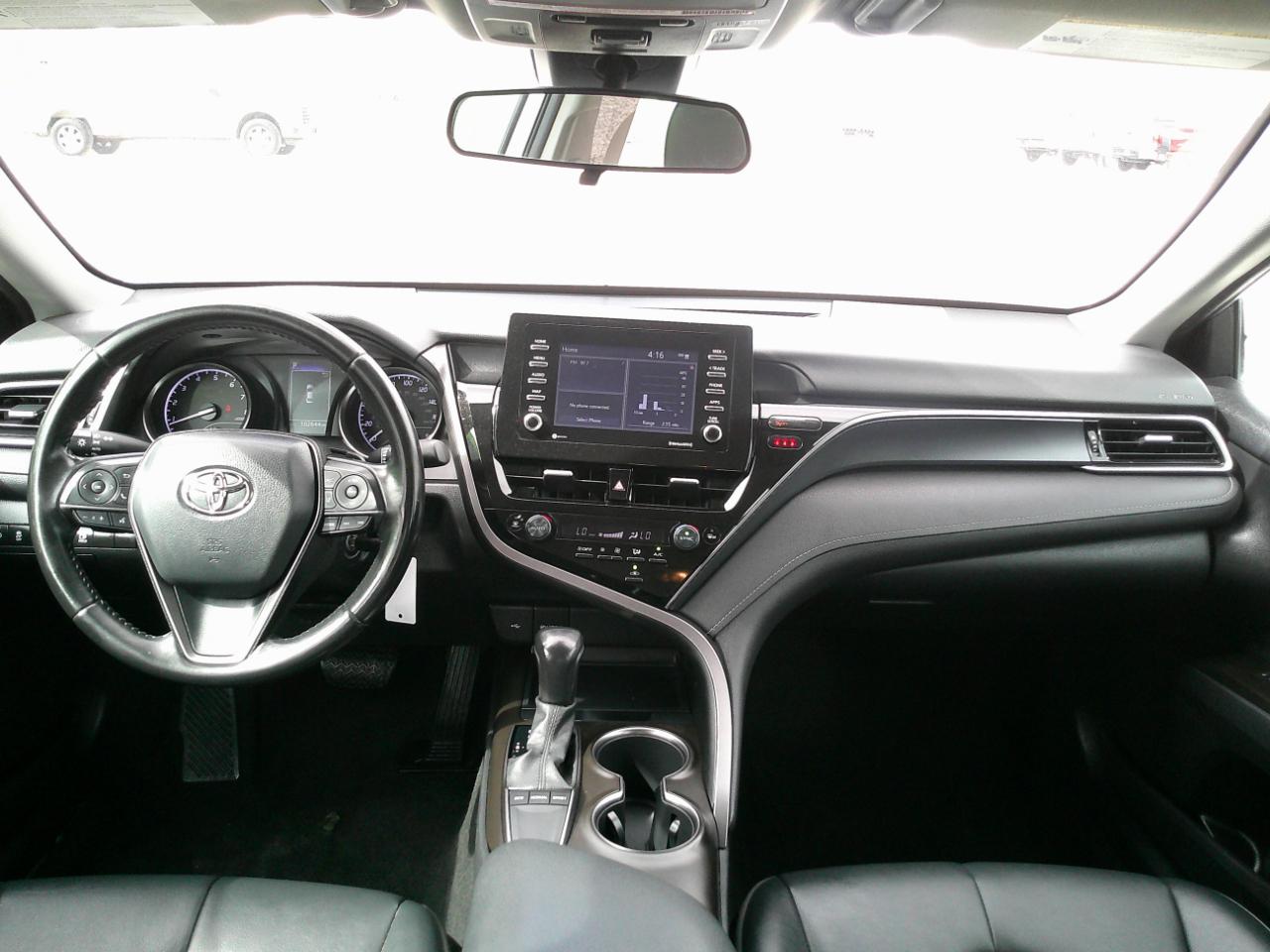 Toyota Camry SE 2022