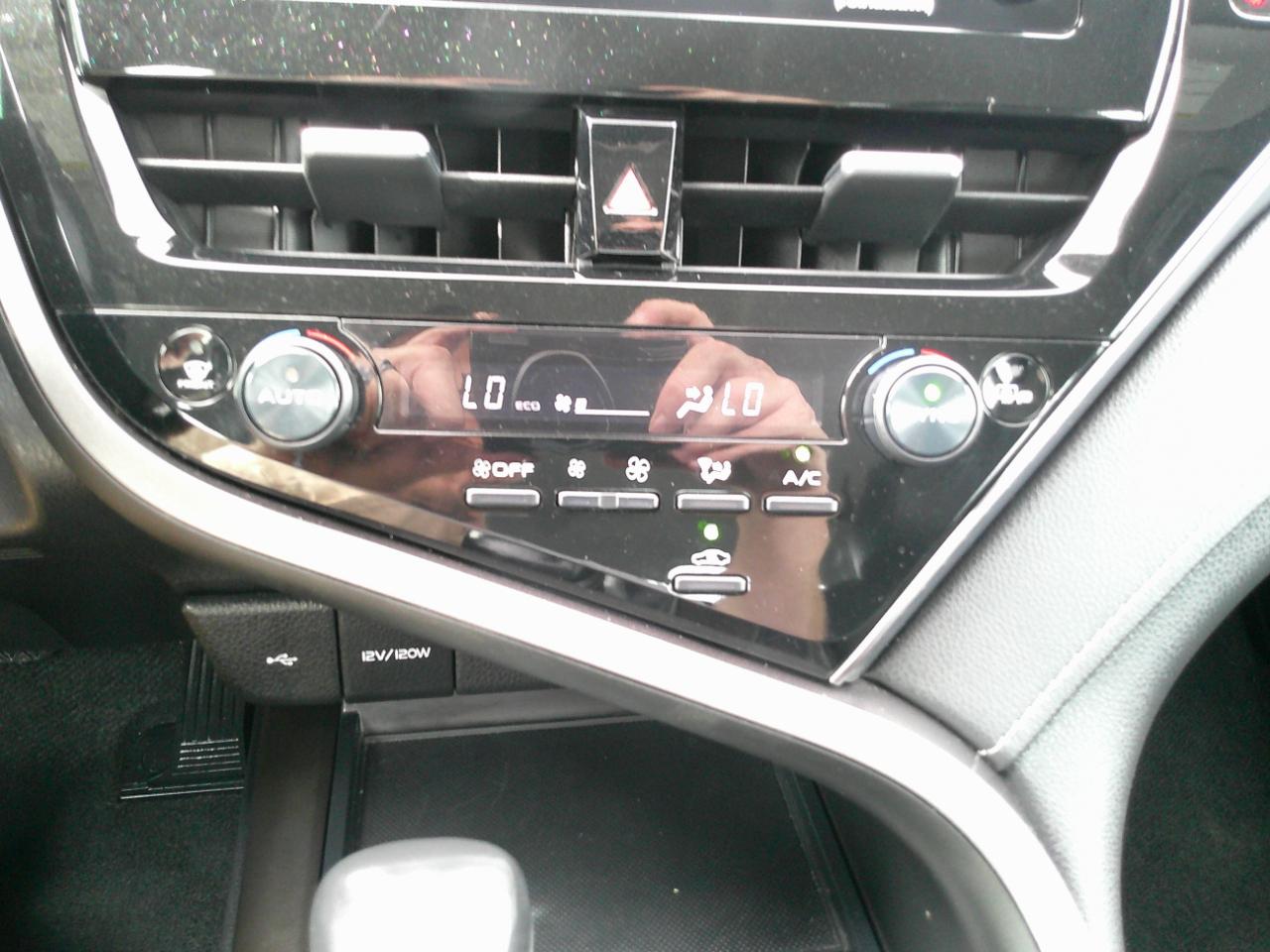 Toyota Camry SE 2022