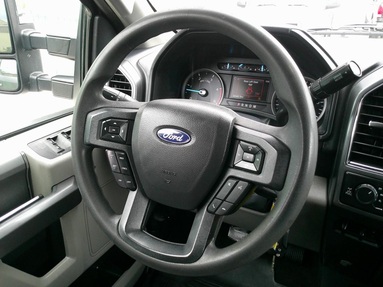 Ford F-350 SD XLT Crew Cab Long Bed 4WD 2022