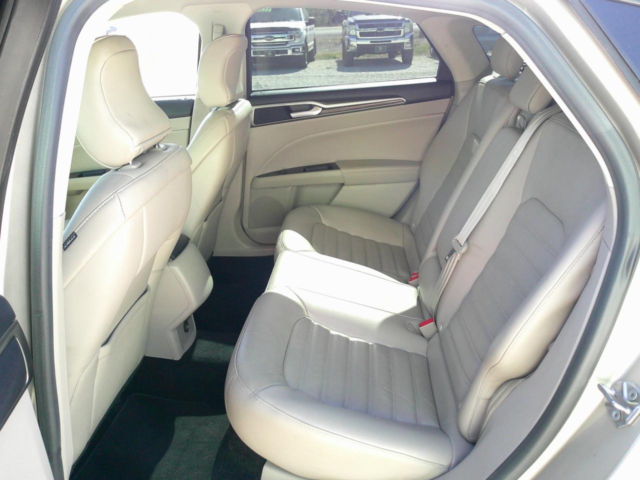 Ford Fusion SE 2017