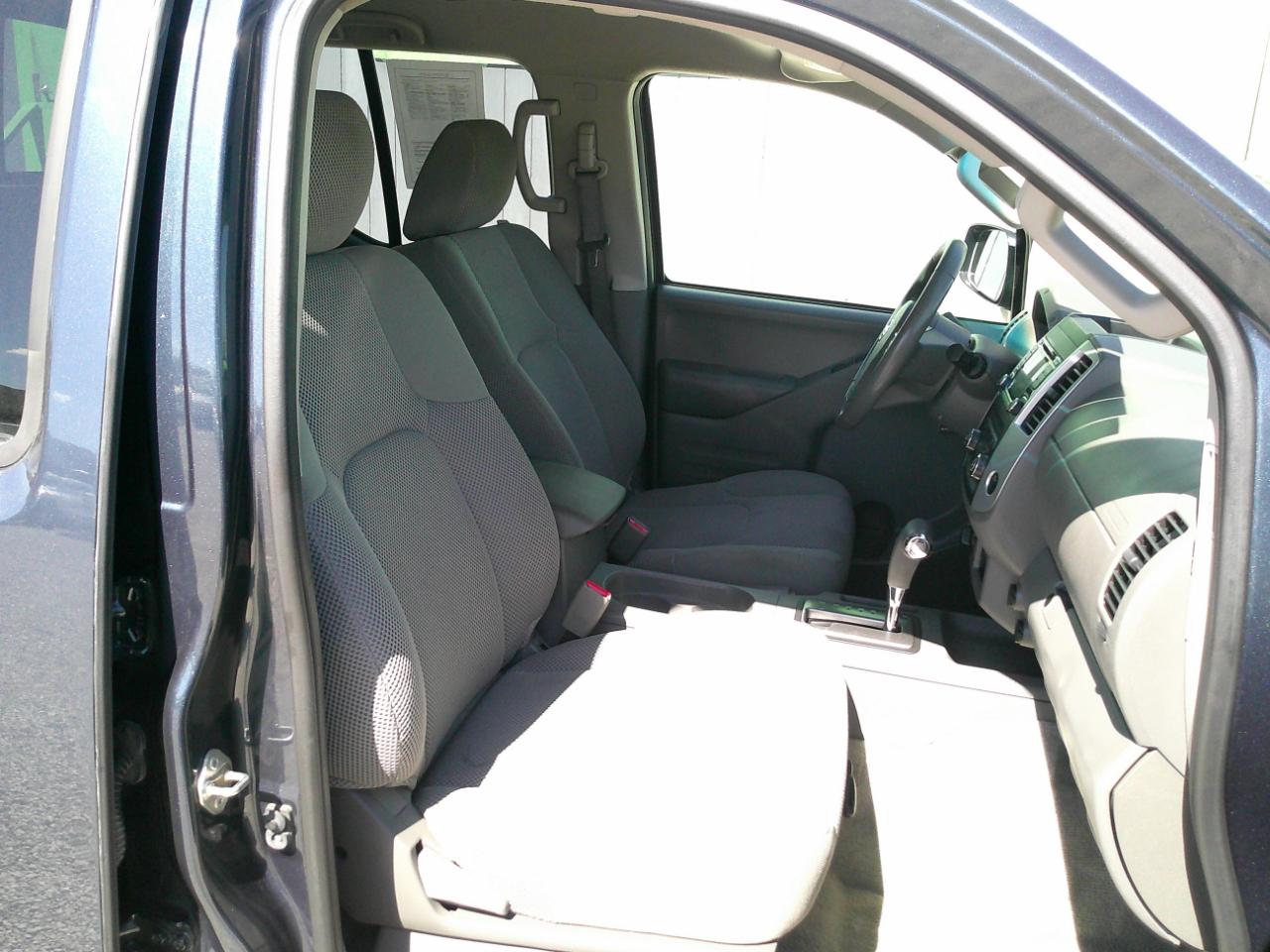 Nissan Frontier SV Crew Cab 4WD 2016