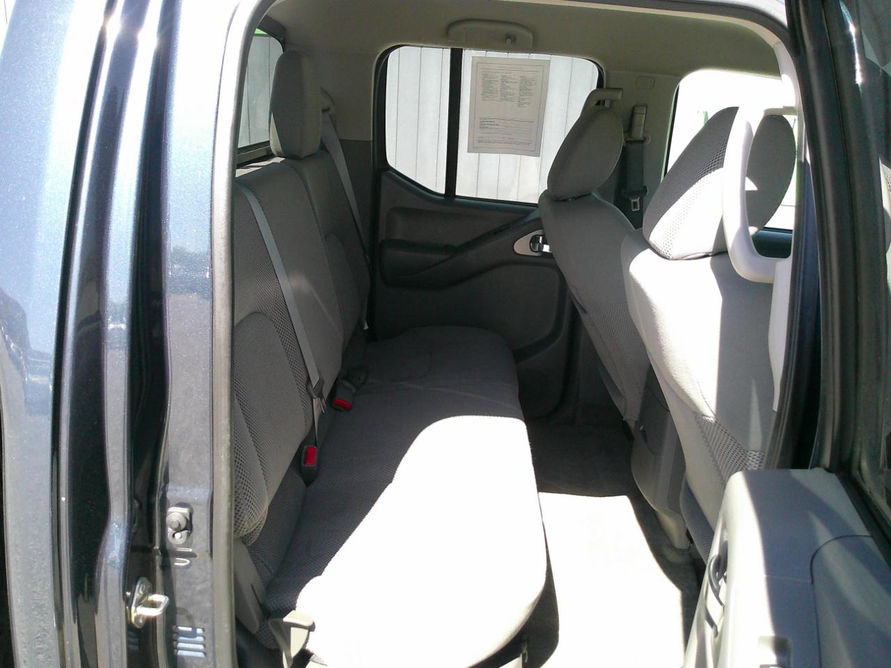 Nissan Frontier SV Crew Cab 4WD 2016